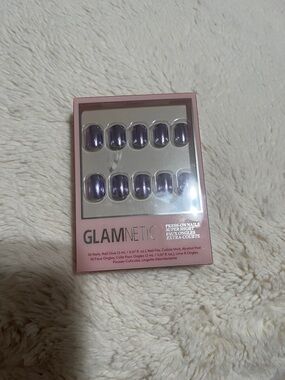 Glamnetic super short press on nails in Lilac Steel
